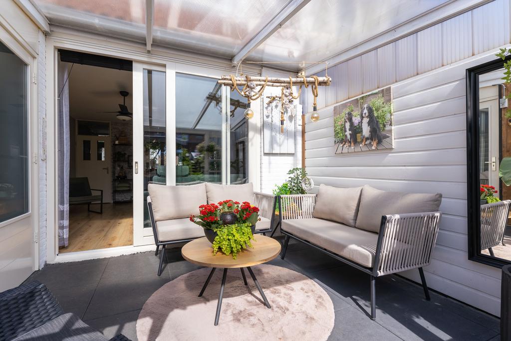 242581762